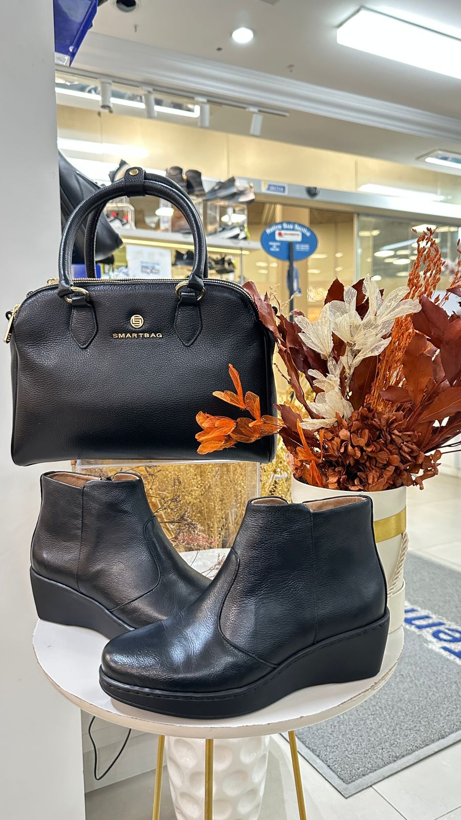 Bota Anabela Antistress em couro