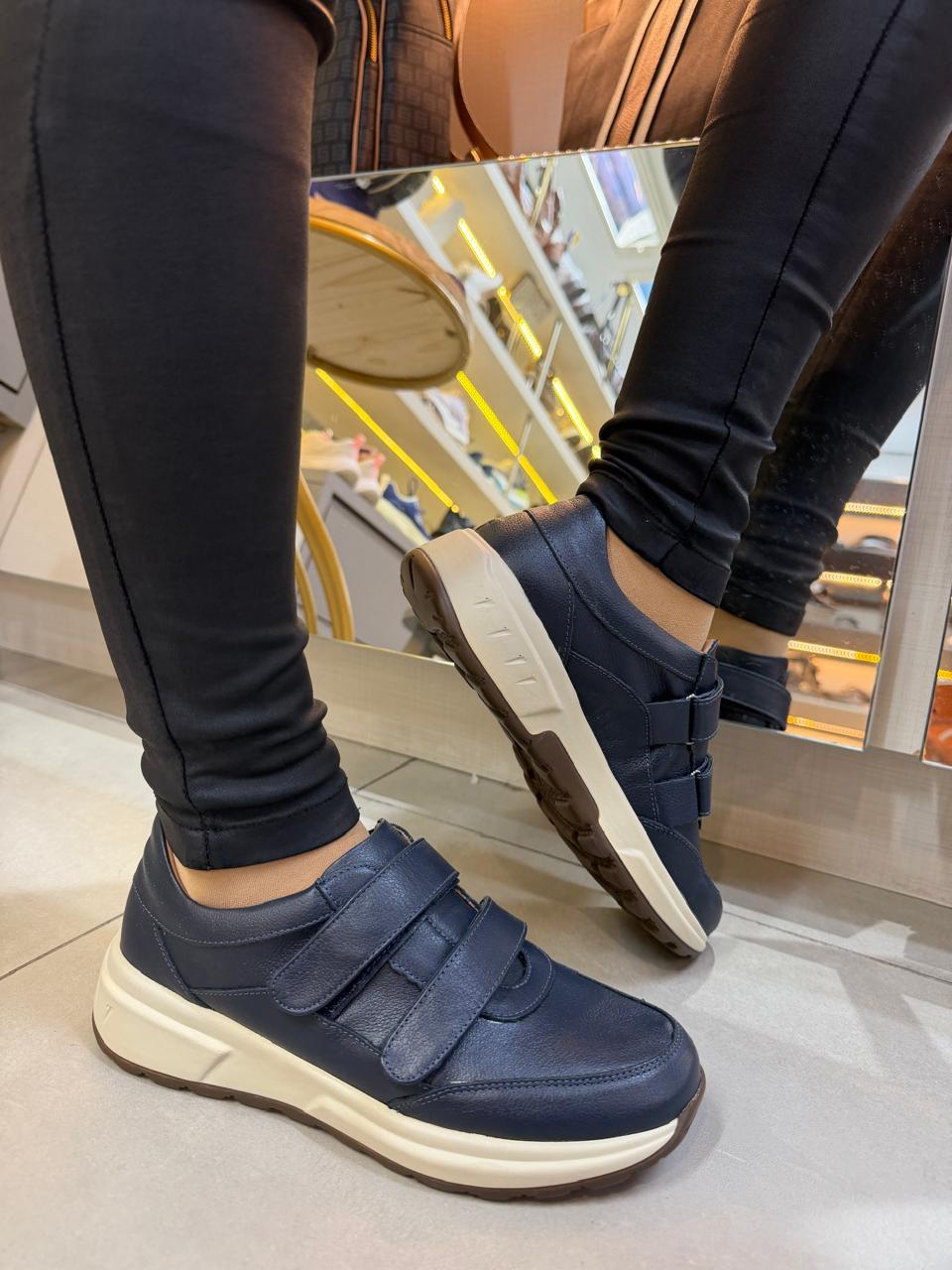 Sapato Feminino Antistress em Couro Opananken (velcro)