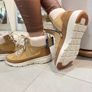 Bota Feminina Glacial Ultra Skechers