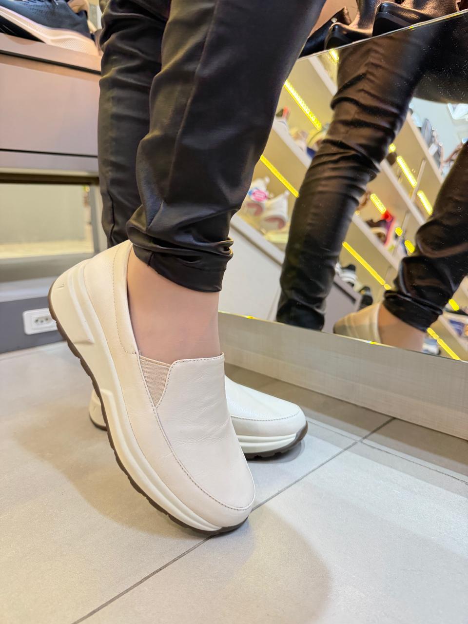 Sapato Antistress em Couro