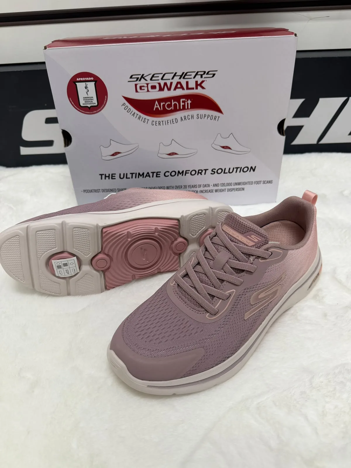 Tênis Feminino Go Walk Arch Fit Caminhada Skechers