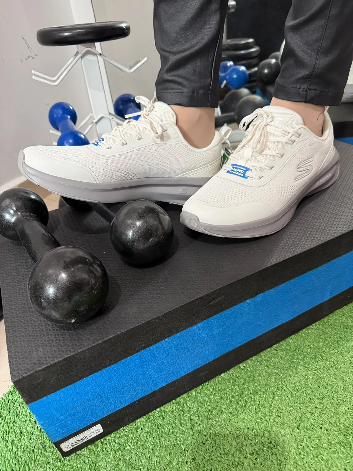Tênis Feminino Plush Foam Caminhada Skechers - foto 4