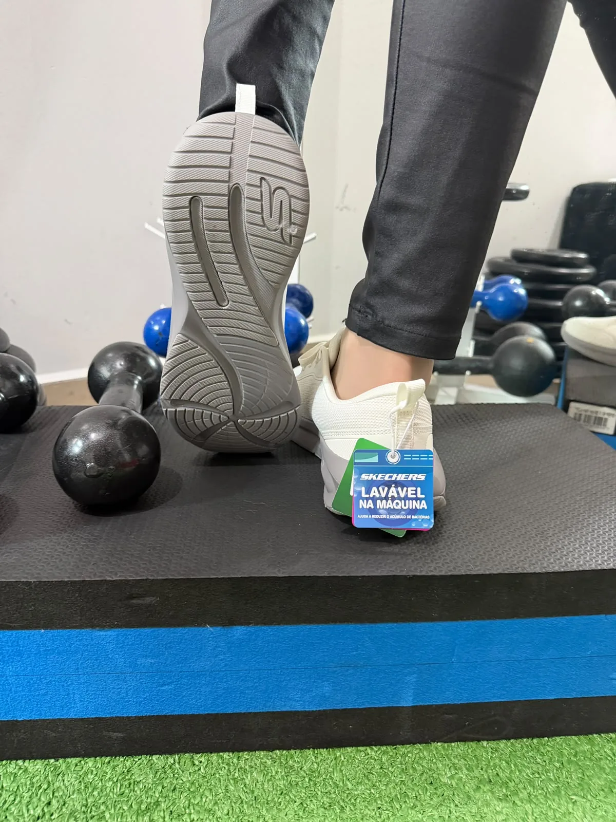 Tênis Feminino Plush Foam Caminhada Skechers - foto 7