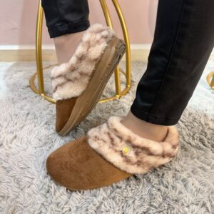 Pantufa Feminina Espumada Fechada Pegada