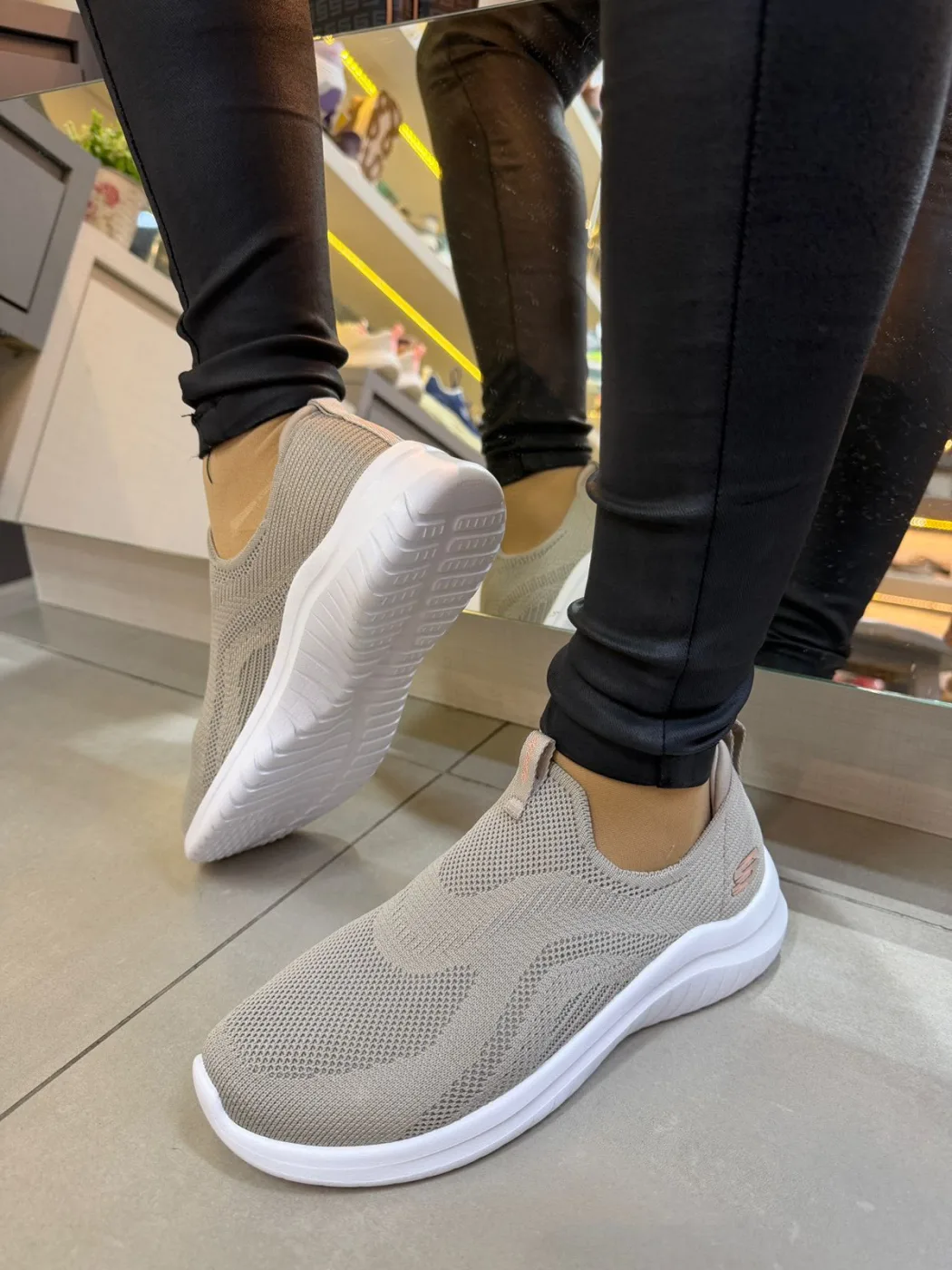 Tênis Feminino Slip On Original Skechers - foto 3