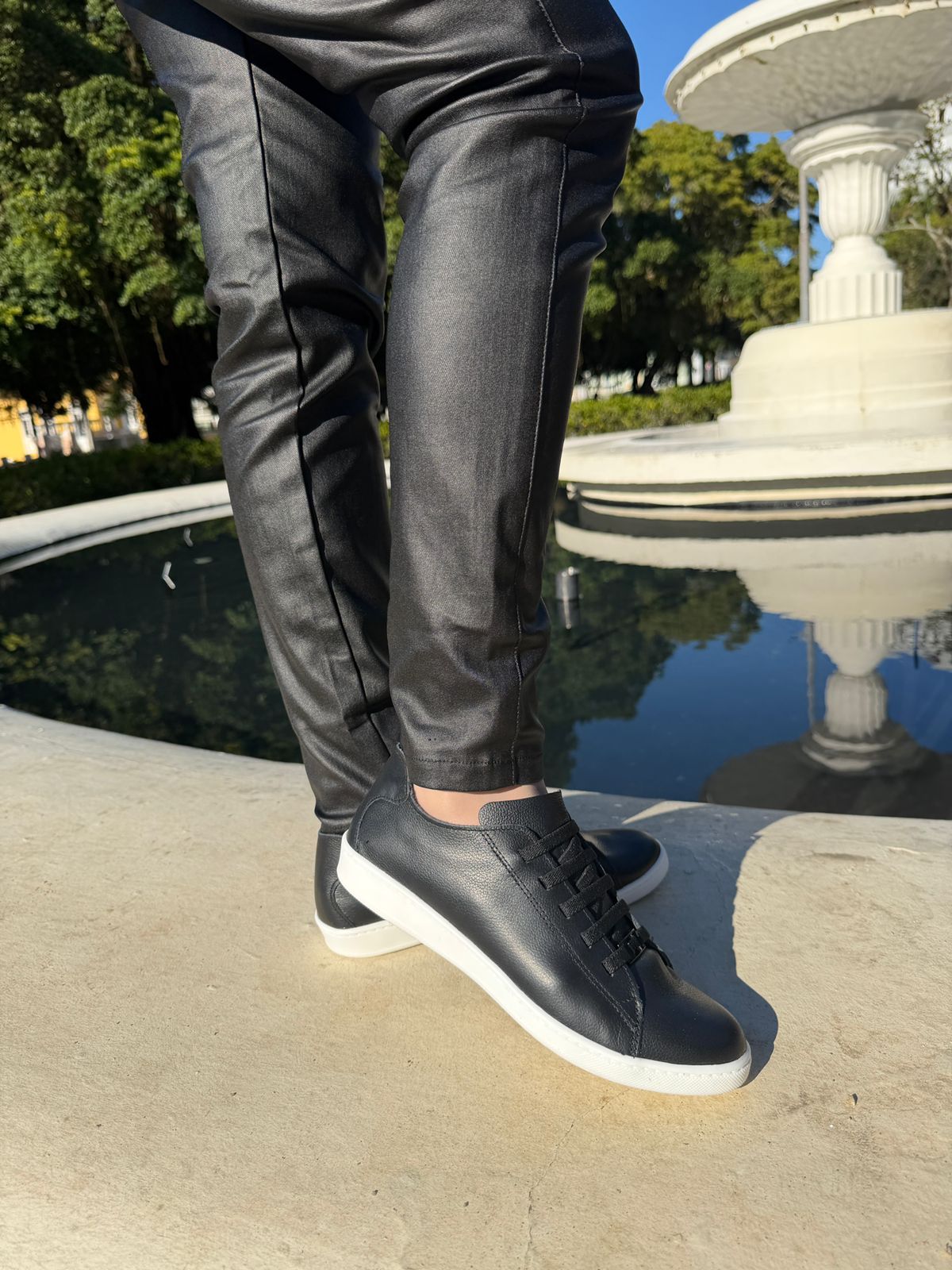 Tênis feminino Marina Mello couro preto