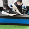 Tênis Feminino Skechers Max Cushioning Endeavour para Corrida Preto