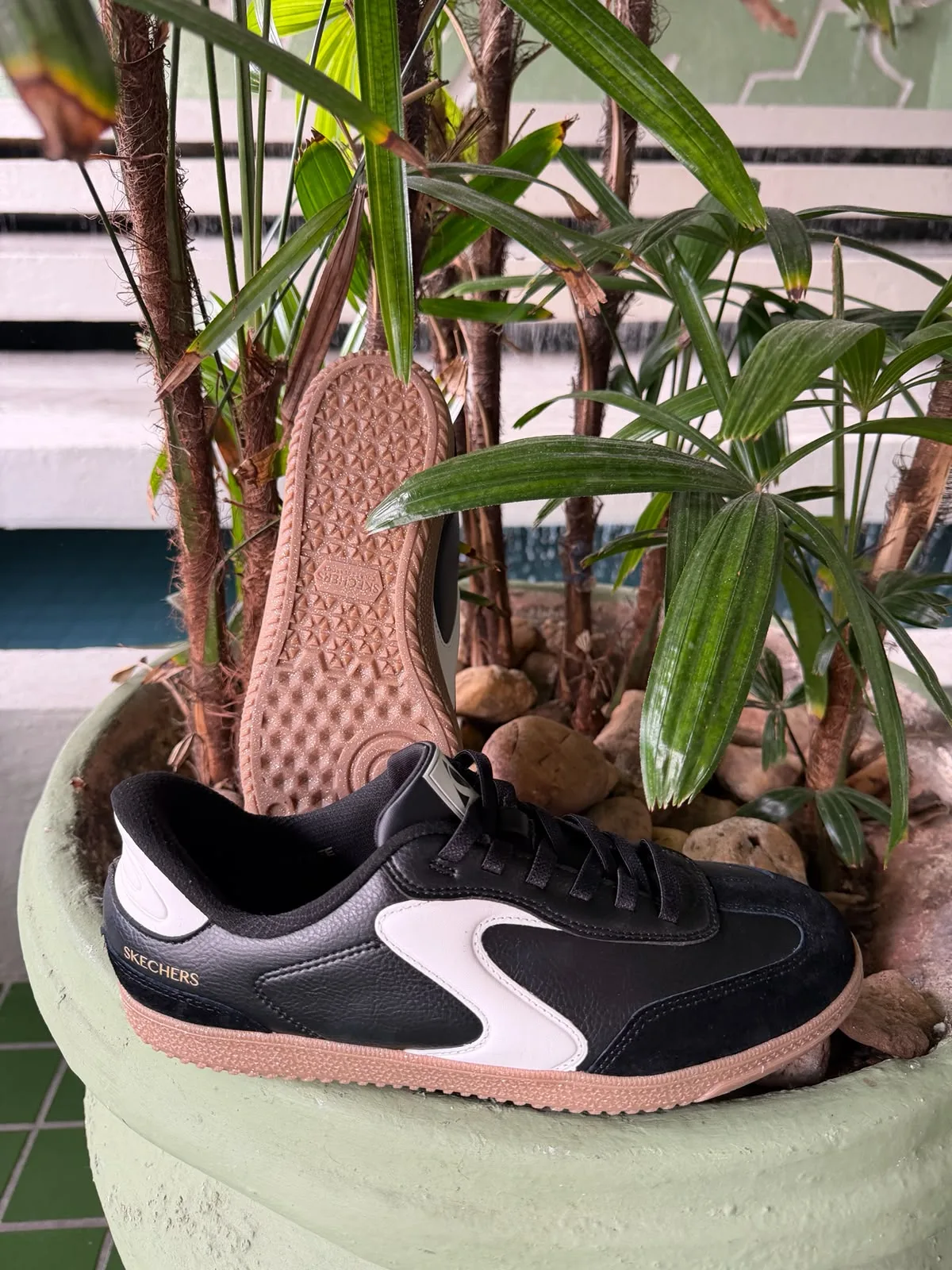 Tênis Feminino Casual Skechers Hands Free Slip-ins Preto