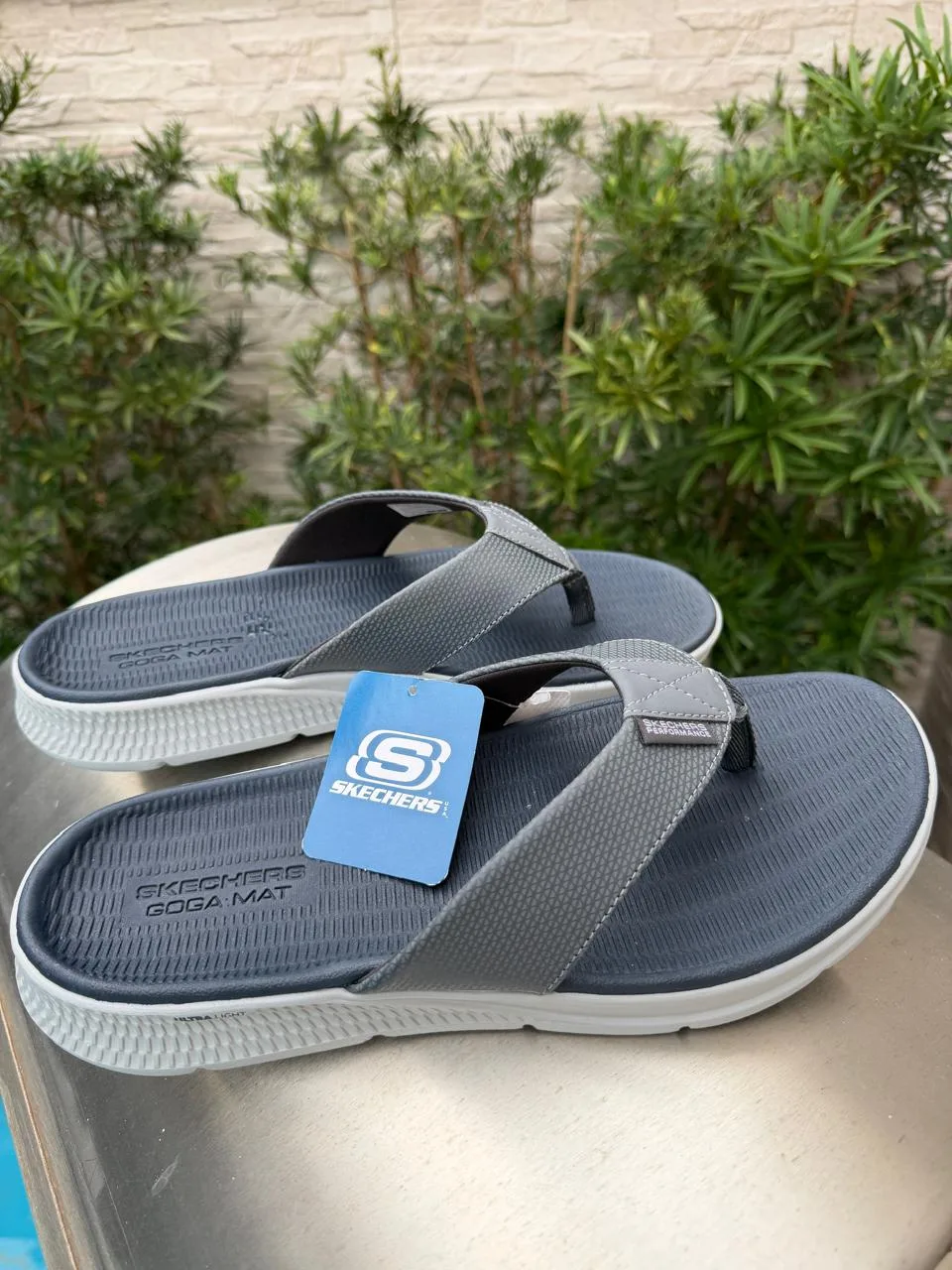 Chinelo Masculino Skechers Go Consistent Cinza
