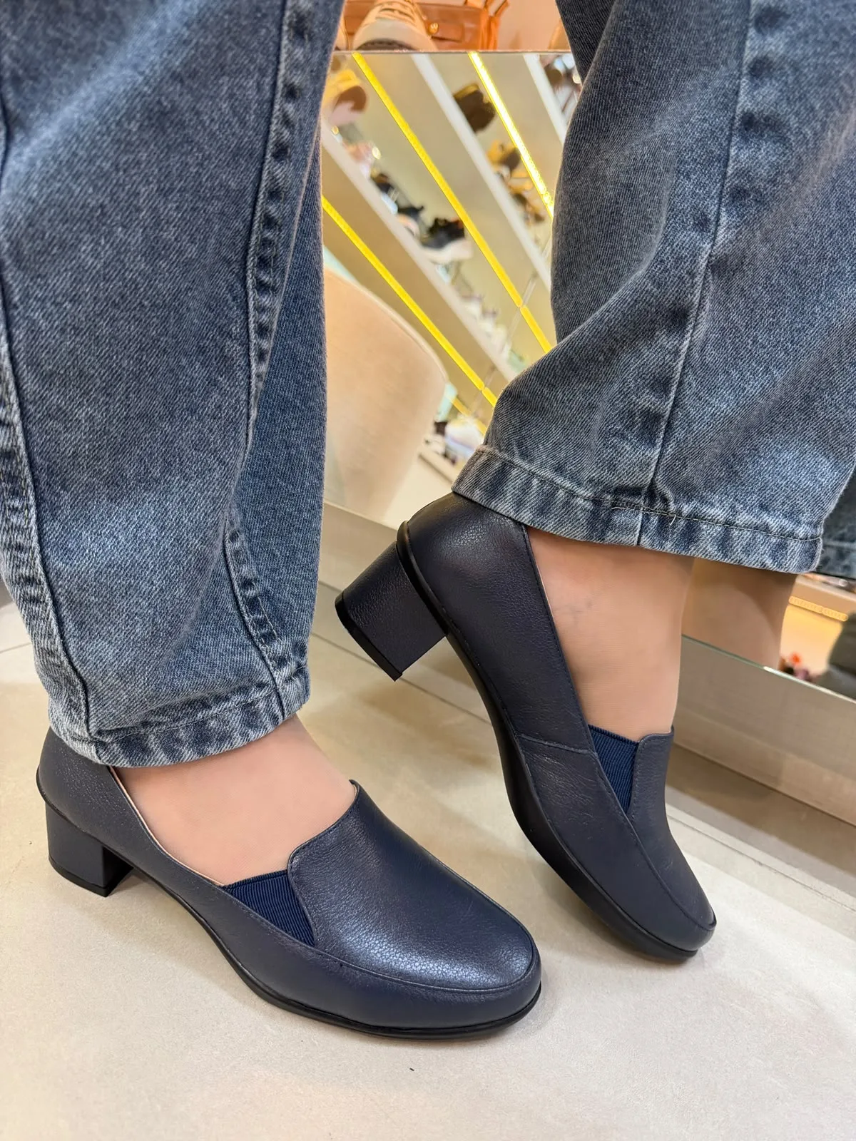 Sapato Feminino Social Antistress Salto Bloco em Couro Opananken