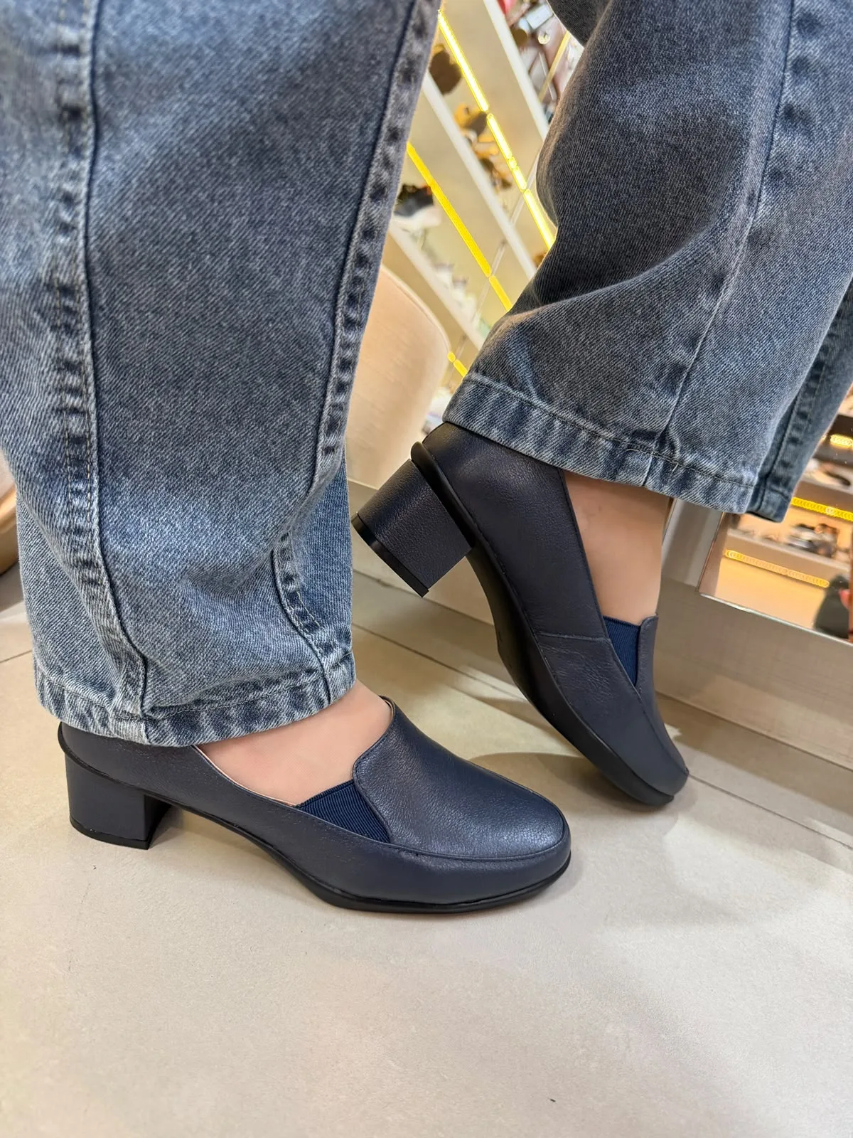 Sapato Feminino Social Antistress Salto Bloco em Couro Opananken