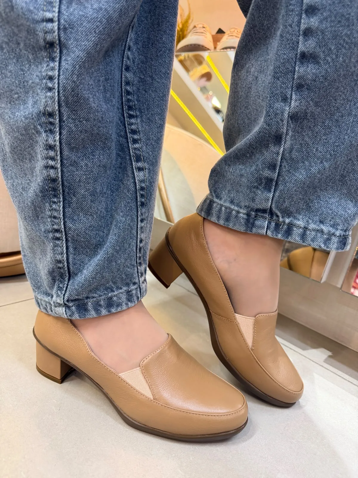 Sapato Feminino Social Antistress Salto Bloco em Couro Opananken