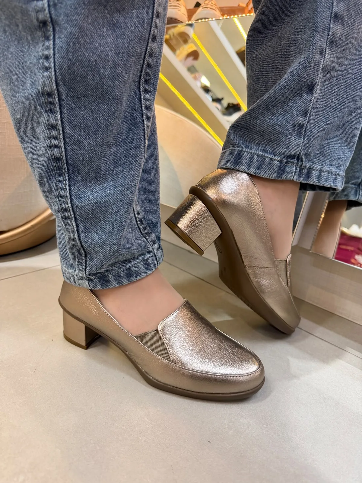 Sapato Feminino Social Antistress Salto Bloco em Couro Opananken
