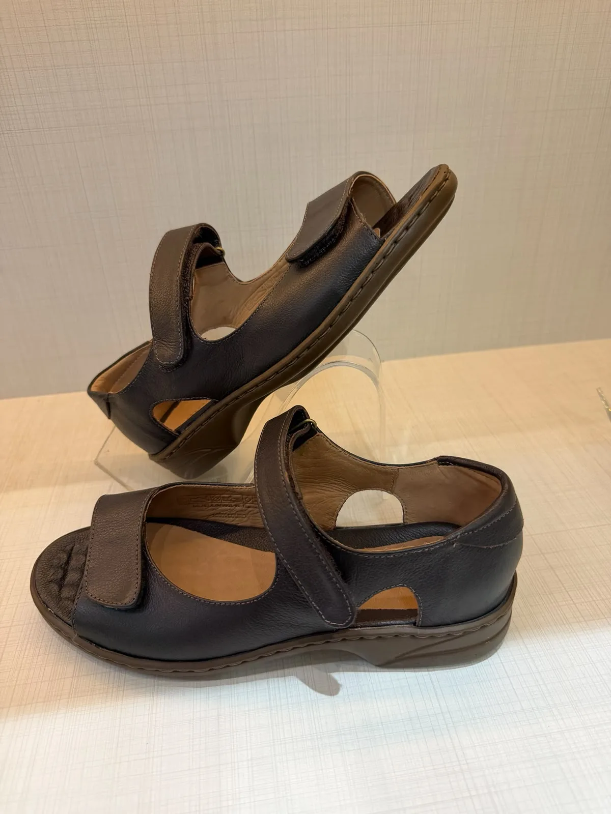 Sandália Feminina Antistress com Velcro para Pés Inchados Opananken