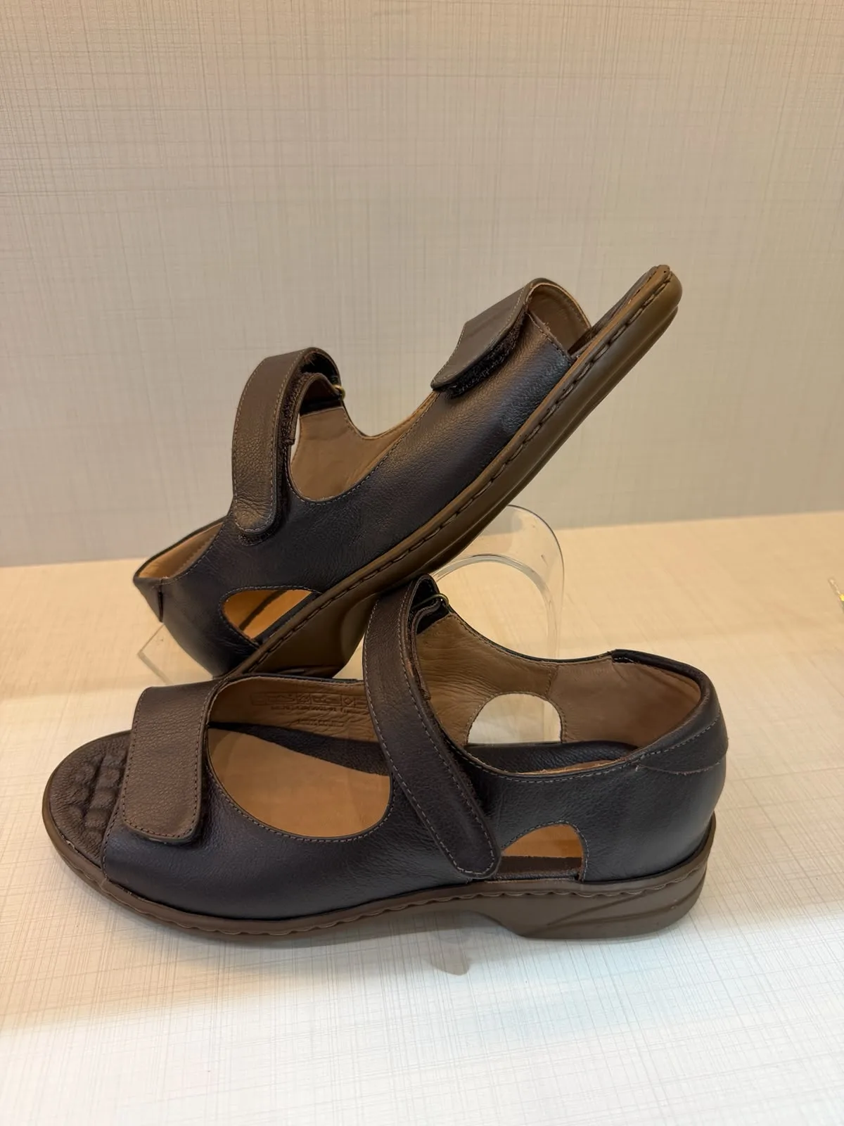Sandália Feminina Antistress com Velcro para Pés Inchados Opananken
