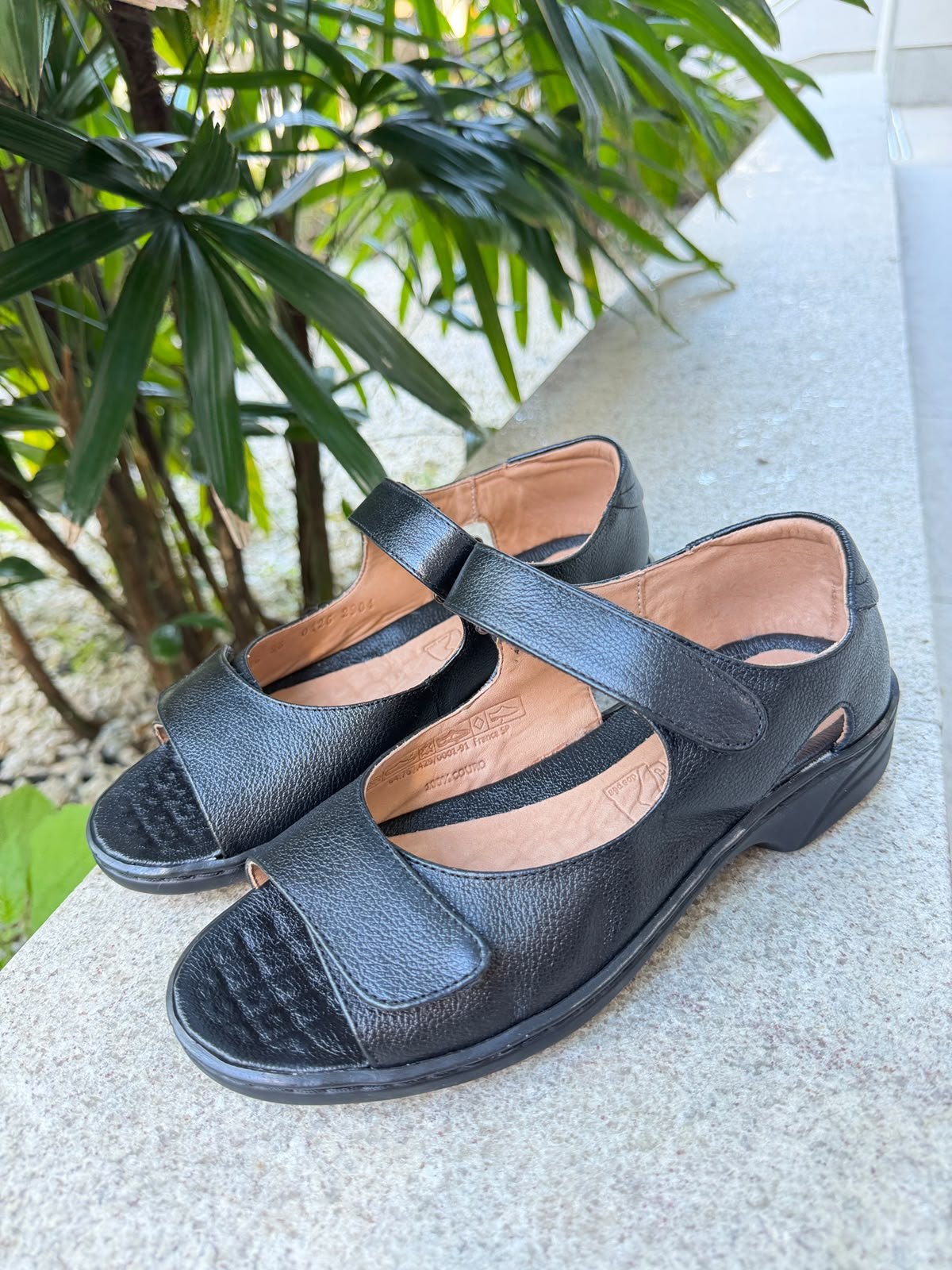 Sandália Feminina Antistress com Velcro para Pés Inchados Opananken