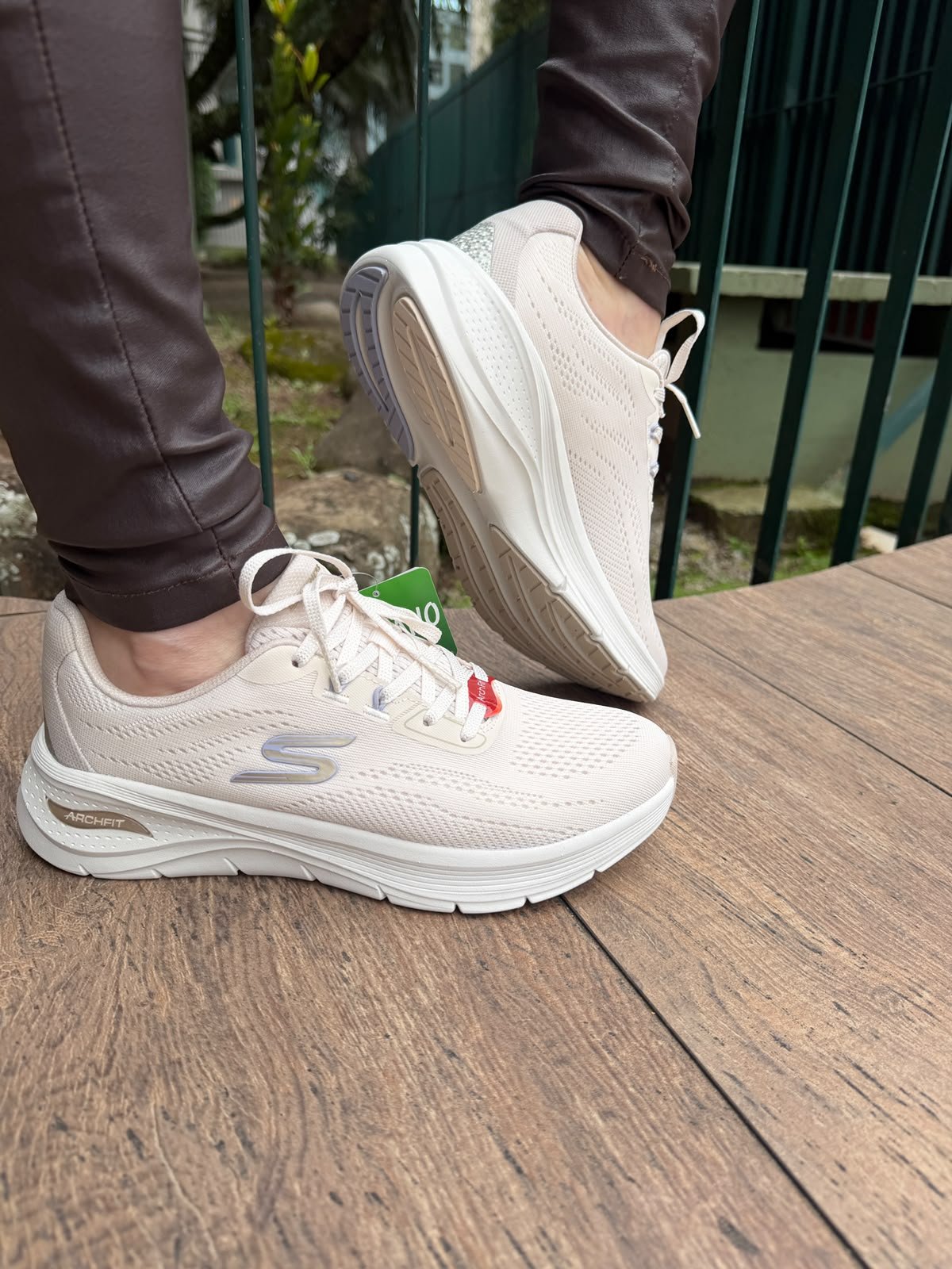 Tênis Feminino Skechers Arch Fit 3.0 Caminhada