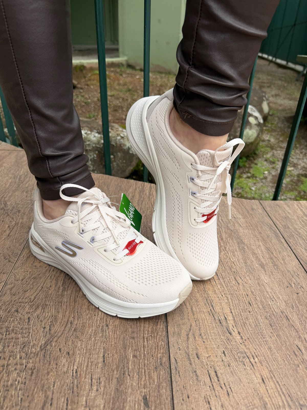 Tênis Feminino Skechers Arch Fit 3.0 Caminhada